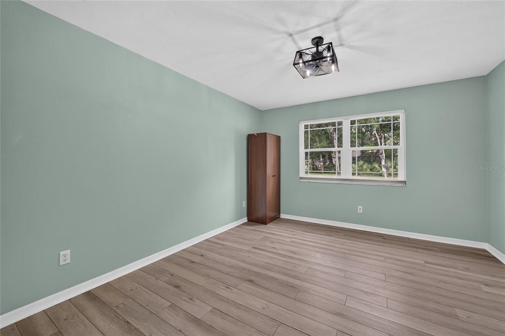 For Sale: $324,900 (2 beds, 2 baths, 1631 Square Feet)