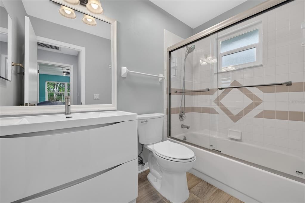 For Sale: $324,900 (2 beds, 2 baths, 1631 Square Feet)
