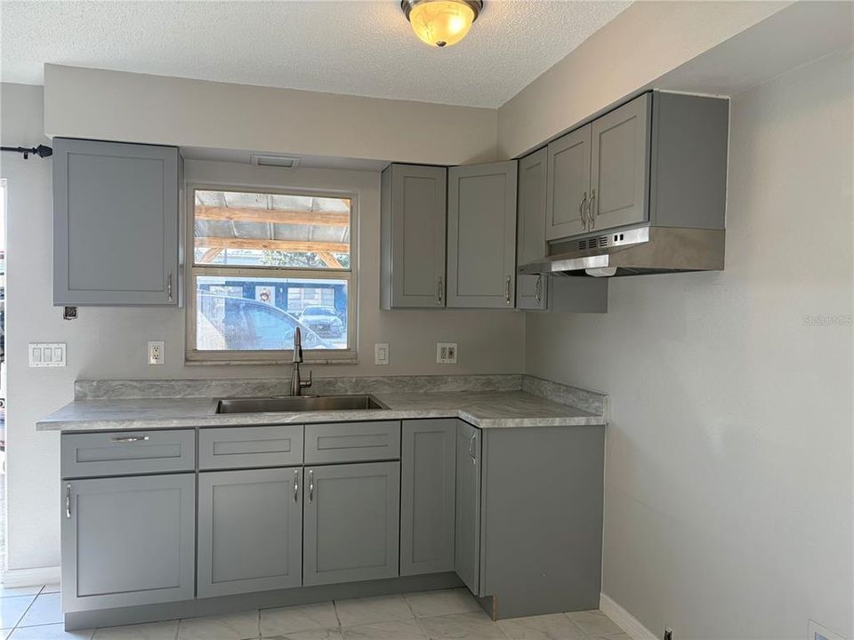 В аренду: $1,500 (2 спален, 1 ванн, 840 Квадратных фут)