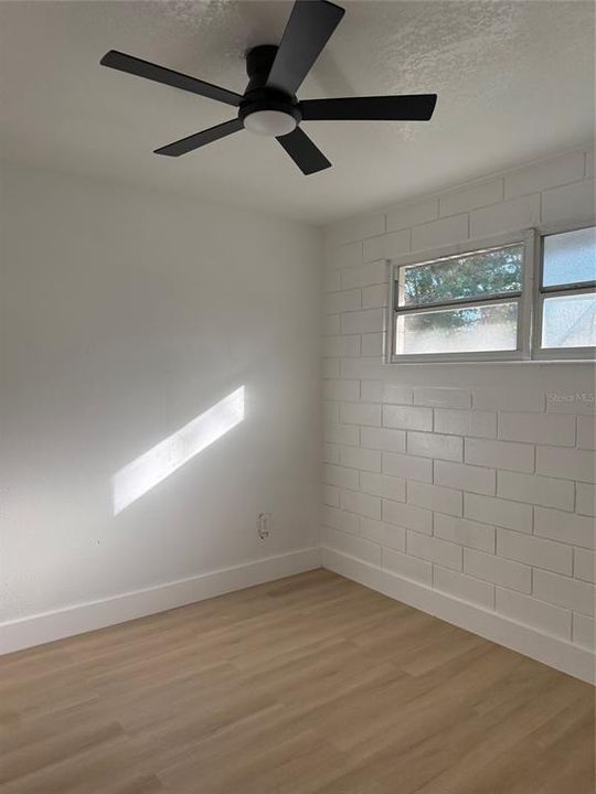 For Sale: $369,900 (5 beds, 2 baths, 1896 Square Feet)