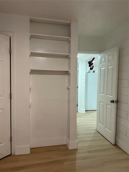 For Sale: $369,900 (5 beds, 2 baths, 1896 Square Feet)
