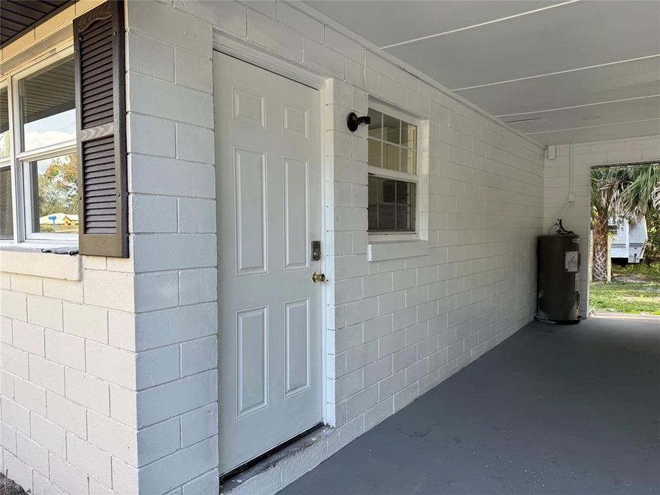 For Sale: $369,900 (5 beds, 2 baths, 1896 Square Feet)