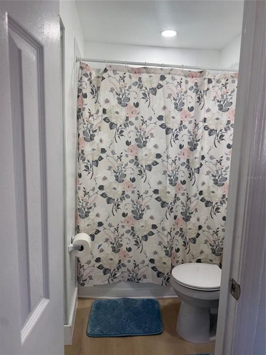 For Sale: $369,900 (5 beds, 2 baths, 1896 Square Feet)