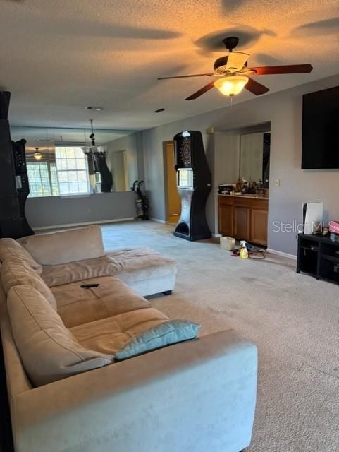 En Venta: $215,000 (2 camas, 2 baños, 1365 Pies cuadrados)