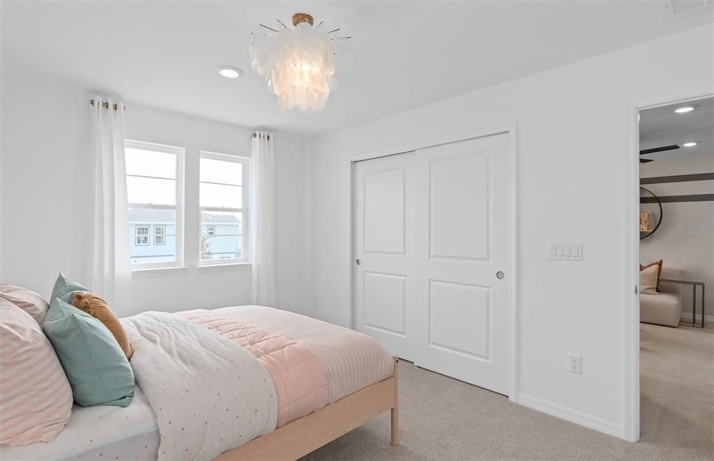 En Venta: $639,790 (5 camas, 3 baños, 2563 Pies cuadrados)
