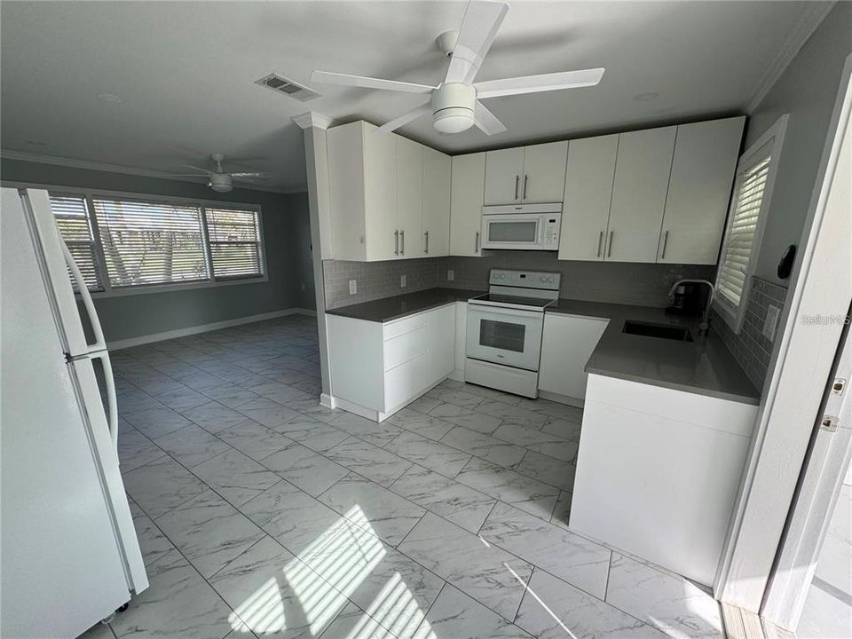 В аренду: $1,650 (2 спален, 1 ванн, 866 Квадратных фут)