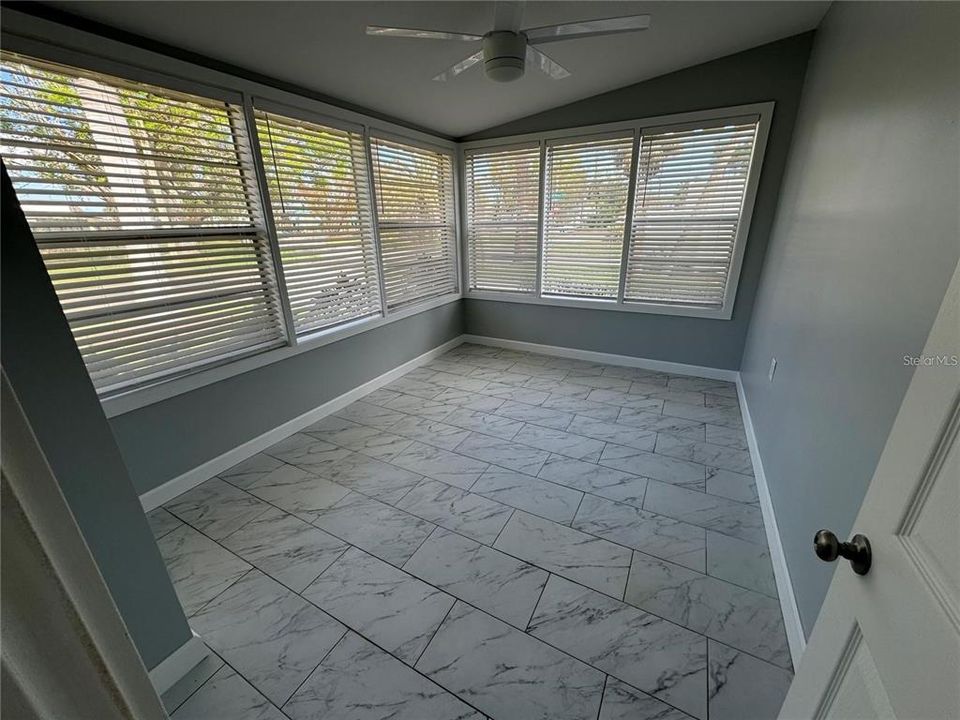 В аренду: $1,650 (2 спален, 1 ванн, 866 Квадратных фут)