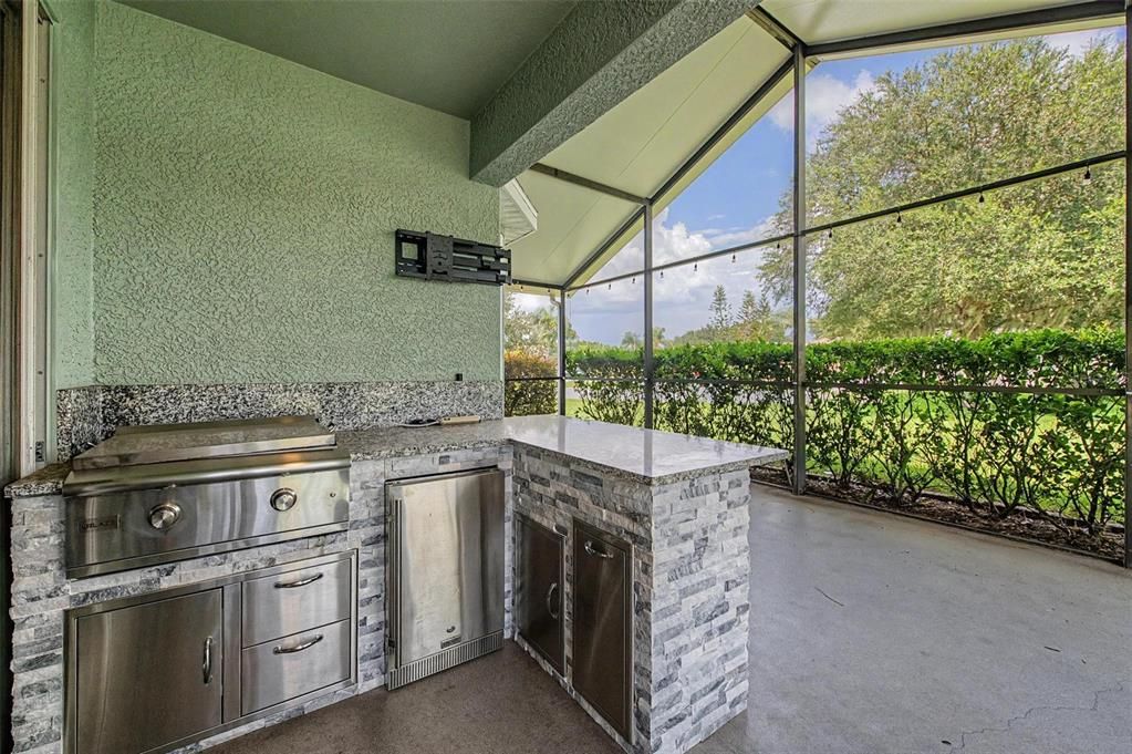 На продажу: $344,900 (2 спален, 2 ванн, 1680 Квадратных фут)