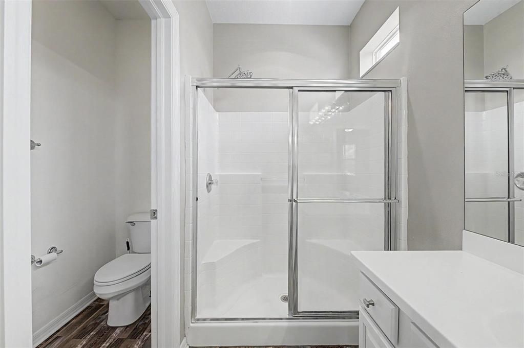 На продажу: $344,900 (2 спален, 2 ванн, 1680 Квадратных фут)