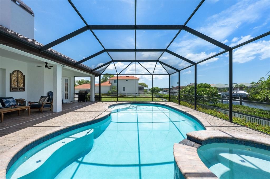 En Renta: $6,400 (4 camas, 2 baños, 2308 Pies cuadrados)