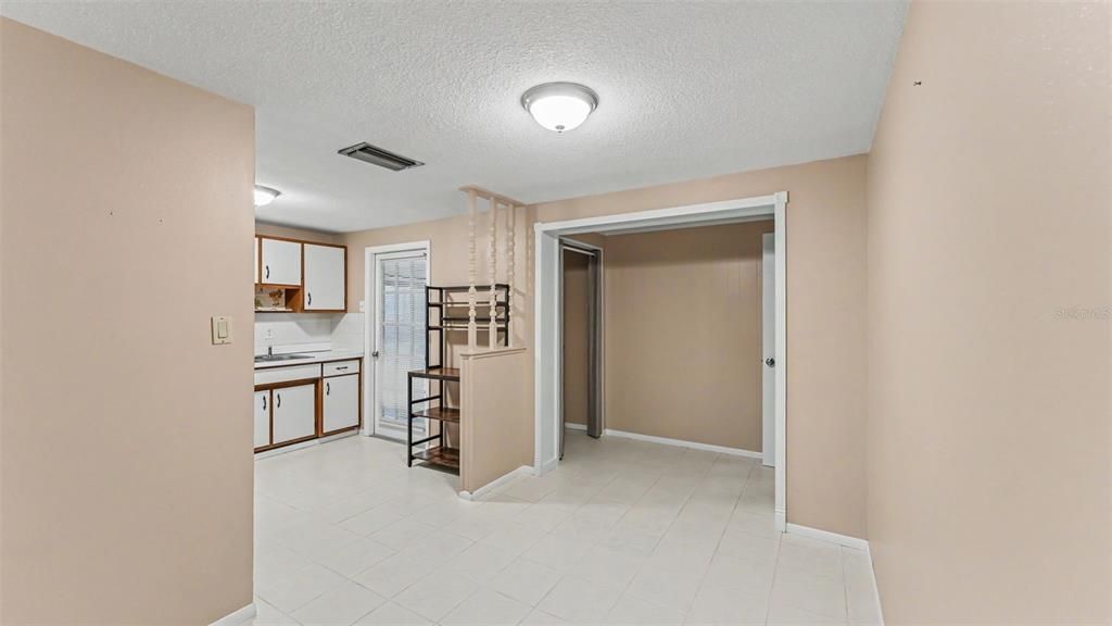 Active With Contract: $274,900 (5 beds, 2 baths, 1734 Square Feet)
