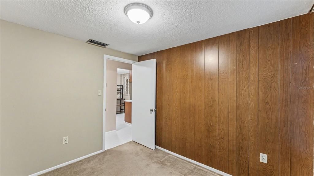 Active With Contract: $274,900 (5 beds, 2 baths, 1734 Square Feet)