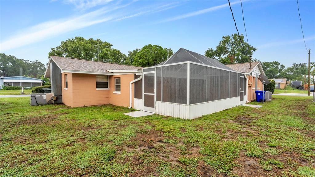 Active With Contract: $274,900 (5 beds, 2 baths, 1734 Square Feet)