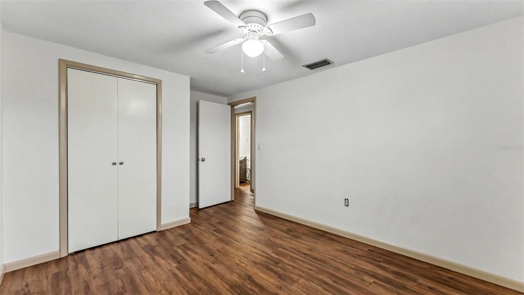 Active With Contract: $274,900 (5 beds, 2 baths, 1734 Square Feet)
