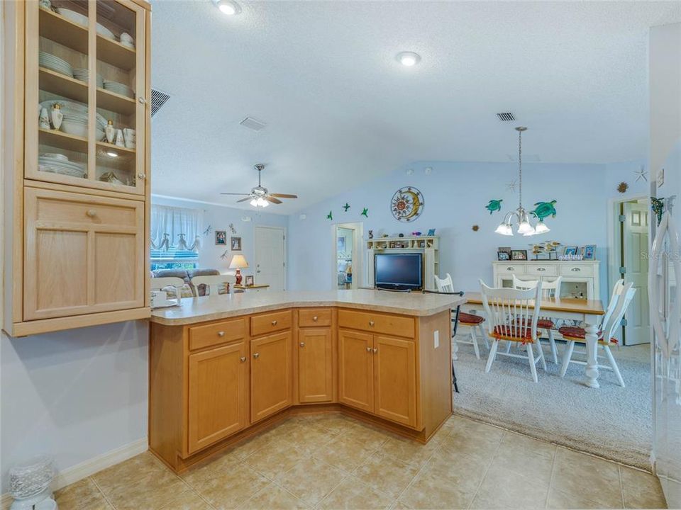 For Rent: $2,250 (2 beds, 2 baths, 1142 Square Feet)