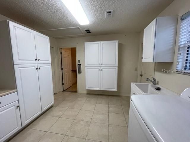 For Rent: $2,250 (2 beds, 2 baths, 1142 Square Feet)