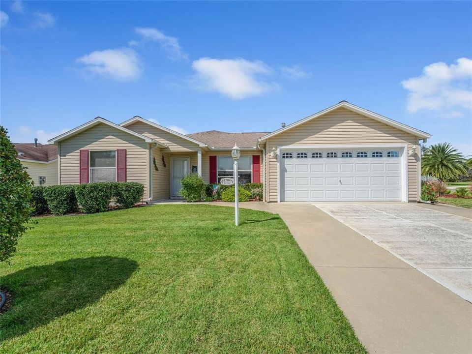 For Rent: $2,250 (2 beds, 2 baths, 1142 Square Feet)