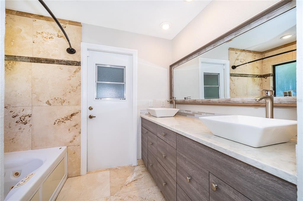 En Venta: $465,000 (3 camas, 2 baños, 1929 Pies cuadrados)