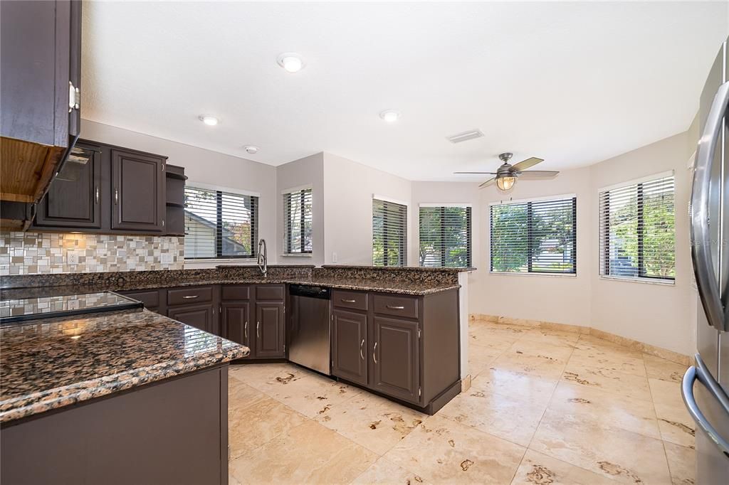 En Venta: $465,000 (3 camas, 2 baños, 1929 Pies cuadrados)