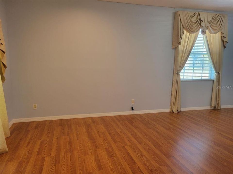 В аренду: $2,395 (4 спален, 2 ванн, 1805 Квадратных фут)
