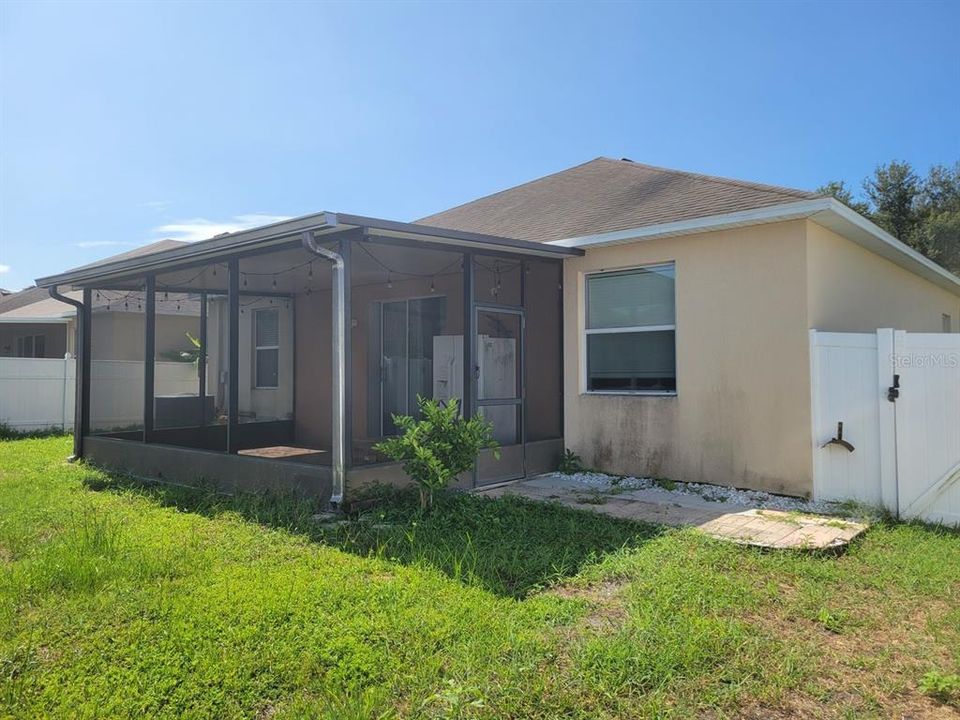 В аренду: $2,395 (4 спален, 2 ванн, 1805 Квадратных фут)