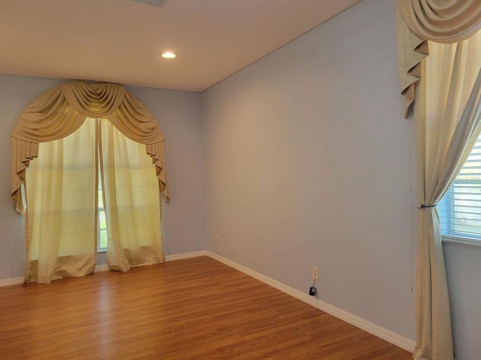 В аренду: $2,395 (4 спален, 2 ванн, 1805 Квадратных фут)