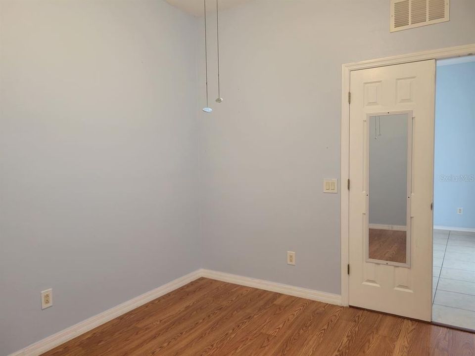 В аренду: $2,395 (4 спален, 2 ванн, 1805 Квадратных фут)