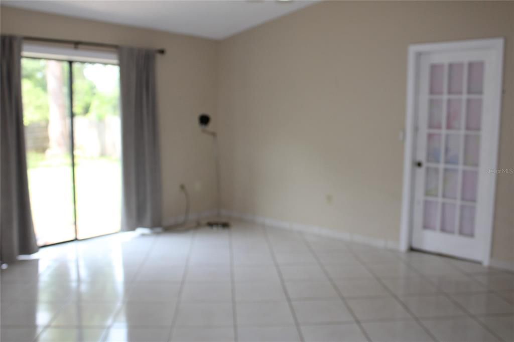 En Venta: $379,900 (4 camas, 2 baños, 1596 Pies cuadrados)