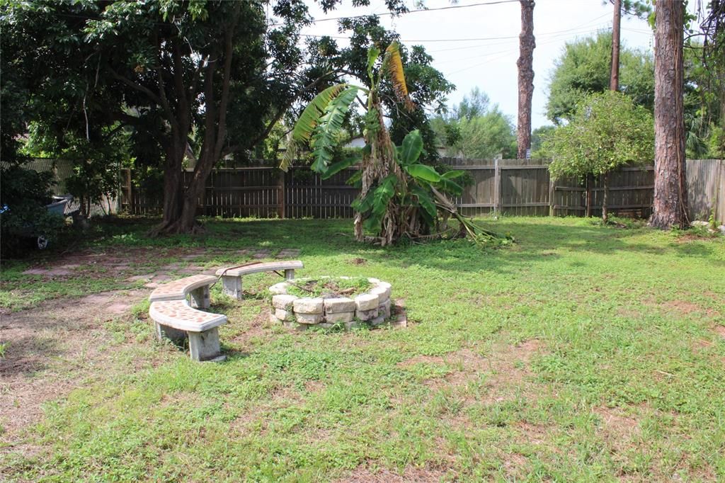 En Venta: $379,900 (4 camas, 2 baños, 1596 Pies cuadrados)