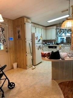 For Sale: $125,000 (2 beds, 2 baths, 900 Square Feet)