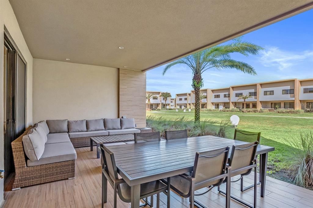 En Venta: $475,000 (3 camas, 4 baños, 2195 Pies cuadrados)