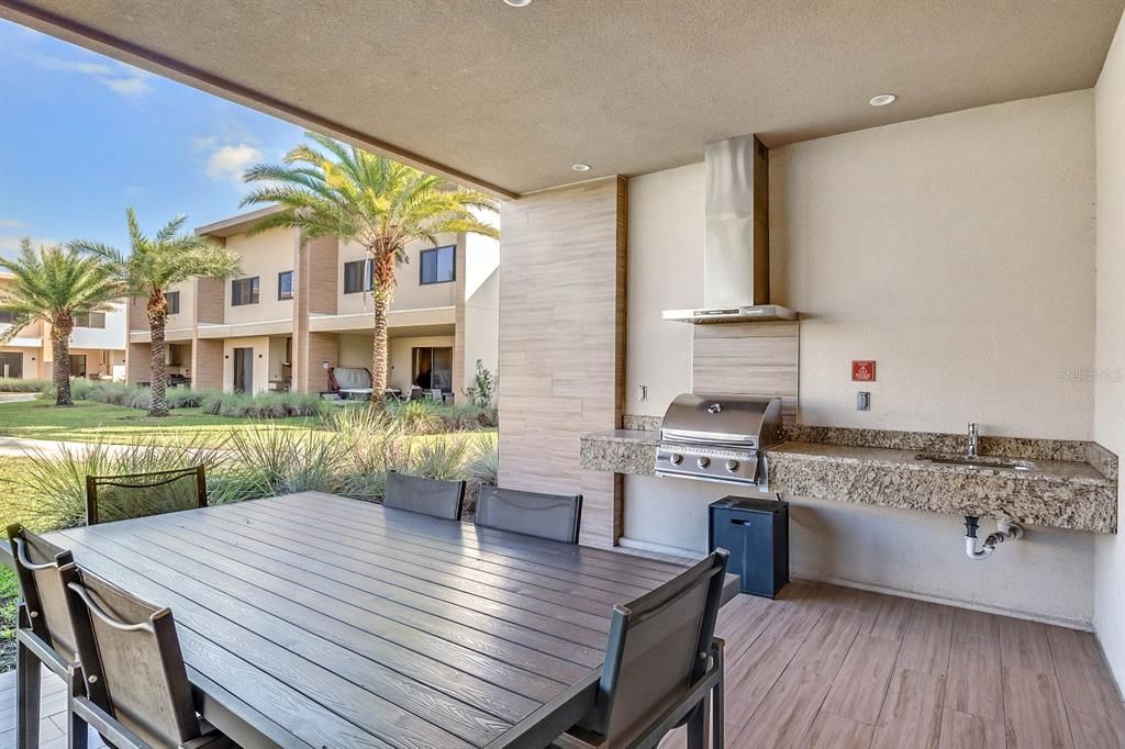 En Venta: $475,000 (3 camas, 4 baños, 2195 Pies cuadrados)