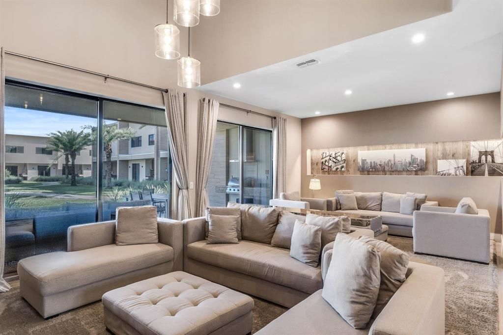 En Venta: $475,000 (3 camas, 4 baños, 2195 Pies cuadrados)