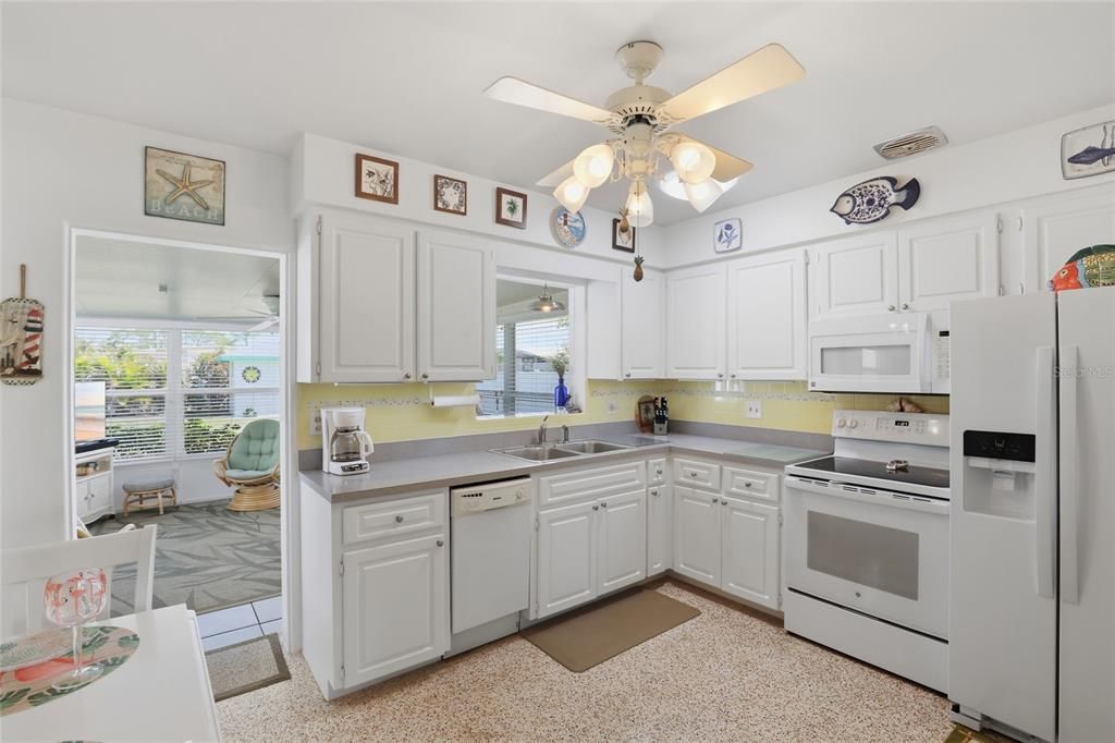 En Venta: $365,000 (2 camas, 2 baños, 1136 Pies cuadrados)