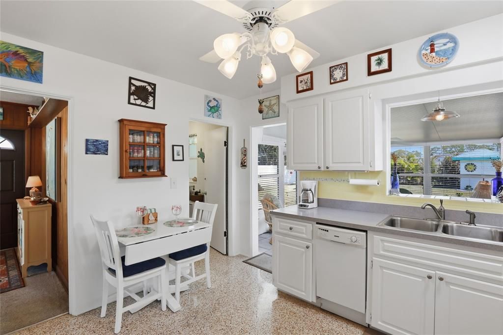 En Venta: $365,000 (2 camas, 2 baños, 1136 Pies cuadrados)