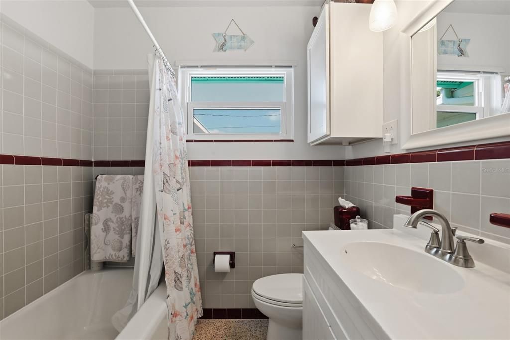 En Venta: $365,000 (2 camas, 2 baños, 1136 Pies cuadrados)
