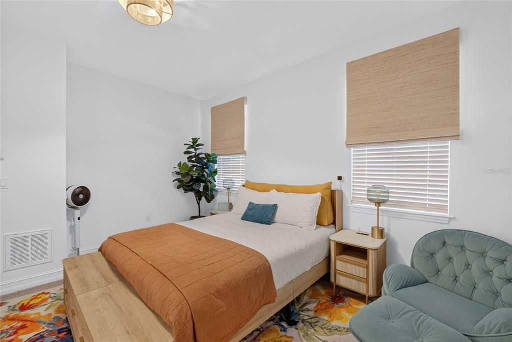 For Sale: $279,900 (2 beds, 2 baths, 1562 Square Feet)