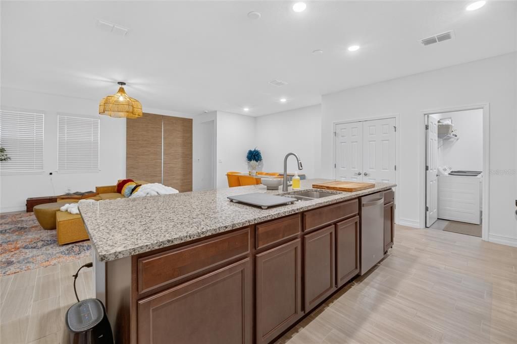 For Sale: $279,900 (2 beds, 2 baths, 1562 Square Feet)