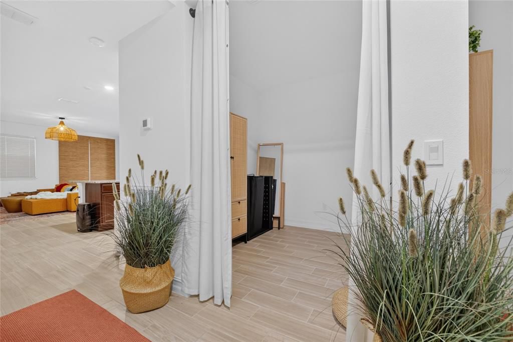 For Sale: $279,900 (2 beds, 2 baths, 1562 Square Feet)