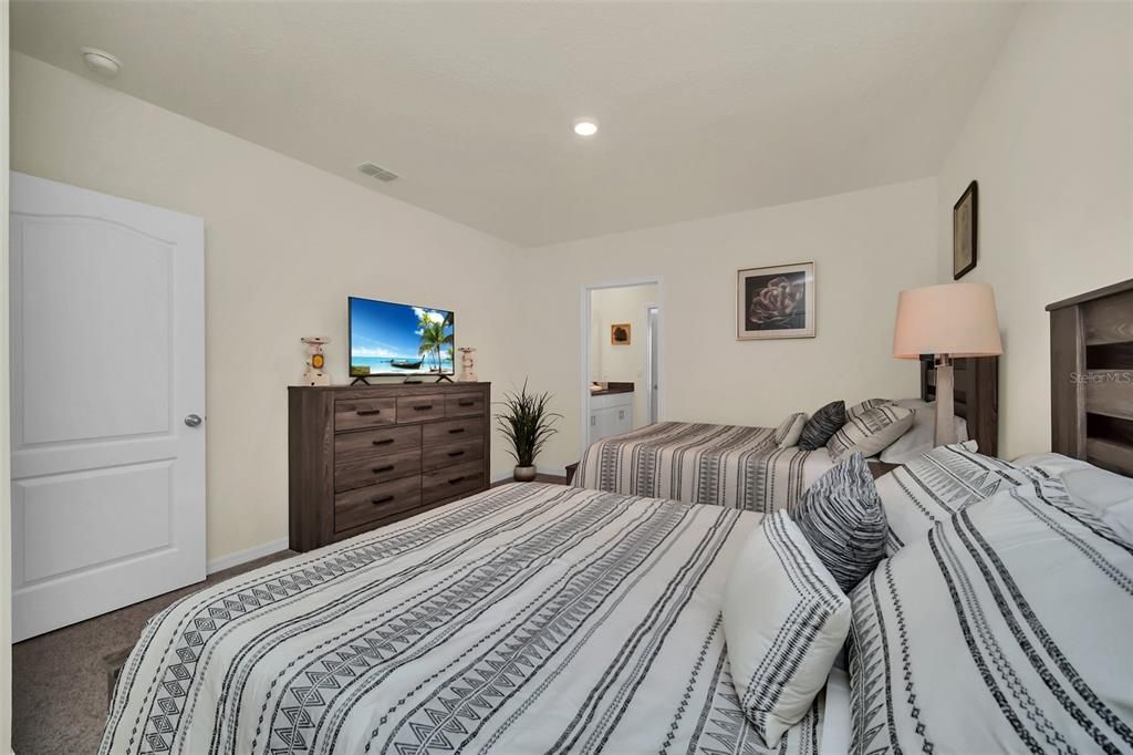 For Rent: $3,900 (7 beds, 5 baths, 3626 Square Feet)