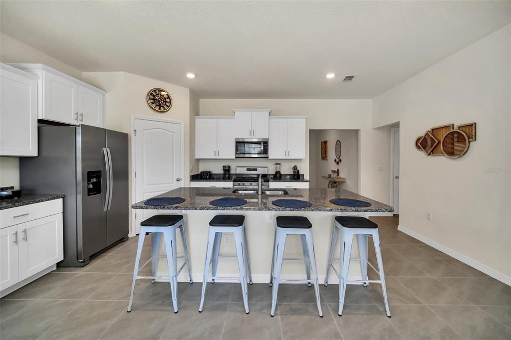 For Rent: $3,900 (7 beds, 5 baths, 3626 Square Feet)