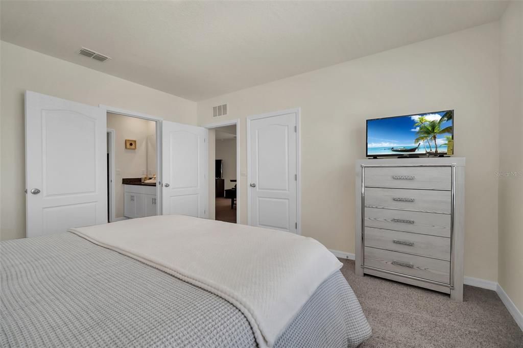 For Rent: $3,900 (7 beds, 5 baths, 3626 Square Feet)