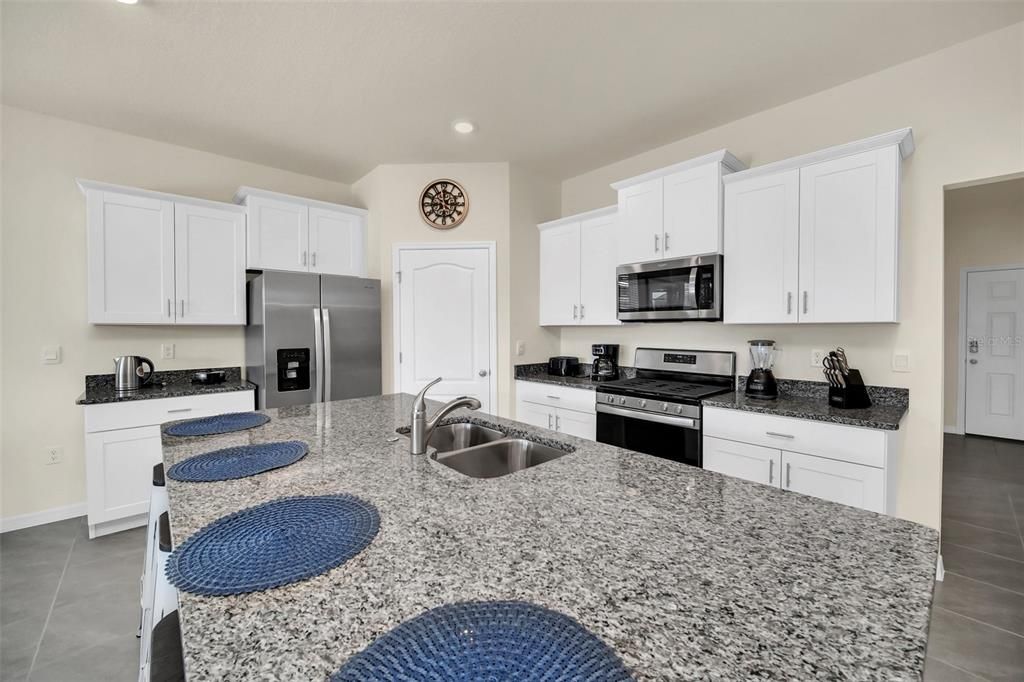 For Rent: $3,900 (7 beds, 5 baths, 3626 Square Feet)