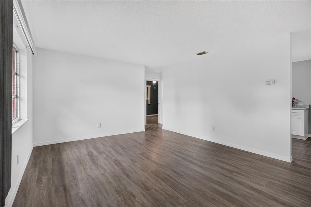 Activo con contrato: $225,000 (2 camas, 1 baños, 744 Pies cuadrados)