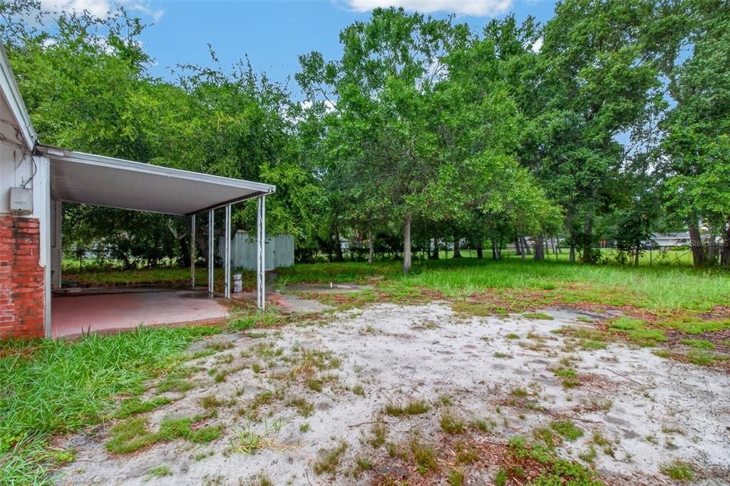 Activo con contrato: $225,000 (2 camas, 1 baños, 744 Pies cuadrados)