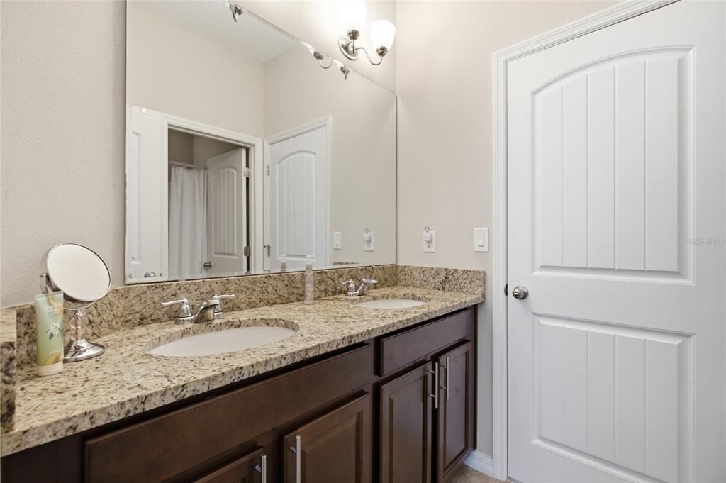 For Sale: $549,900 (4 beds, 3 baths, 2851 Square Feet)