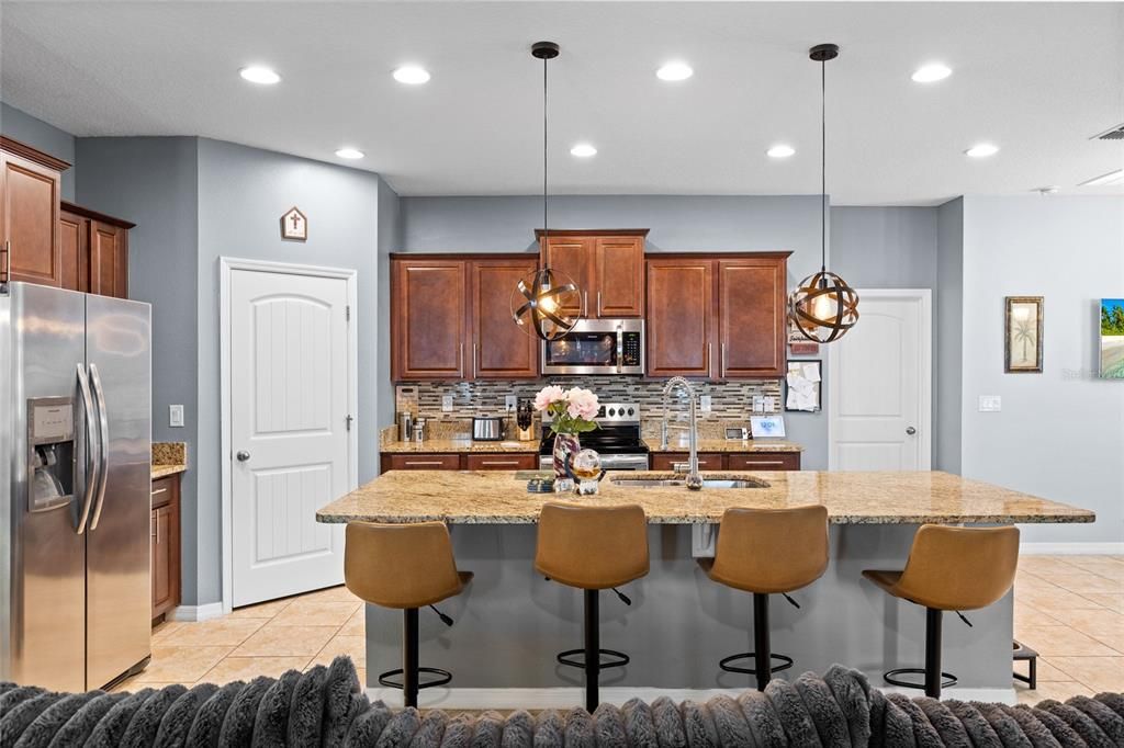 For Sale: $549,900 (4 beds, 3 baths, 2851 Square Feet)