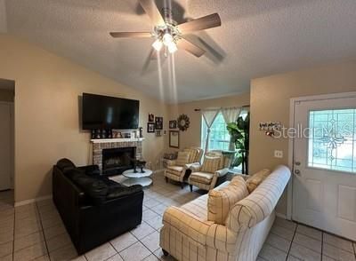 En Venta: $194,900 (3 camas, 2 baños, 1276 Pies cuadrados)
