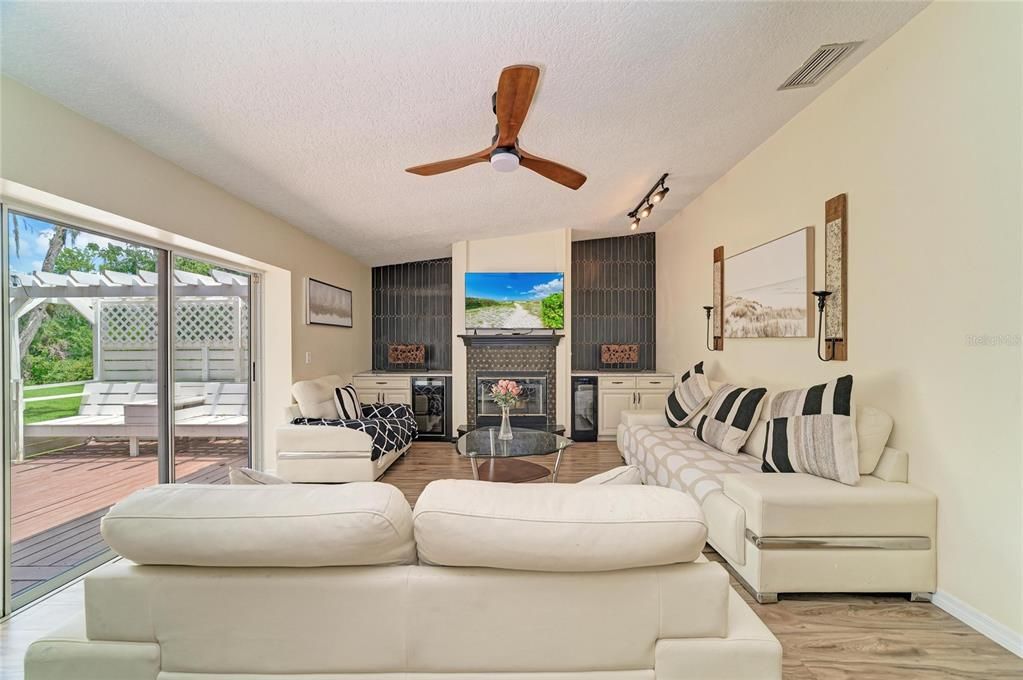 For Sale: $775,000 (3 beds, 3 baths, 2508 Square Feet)