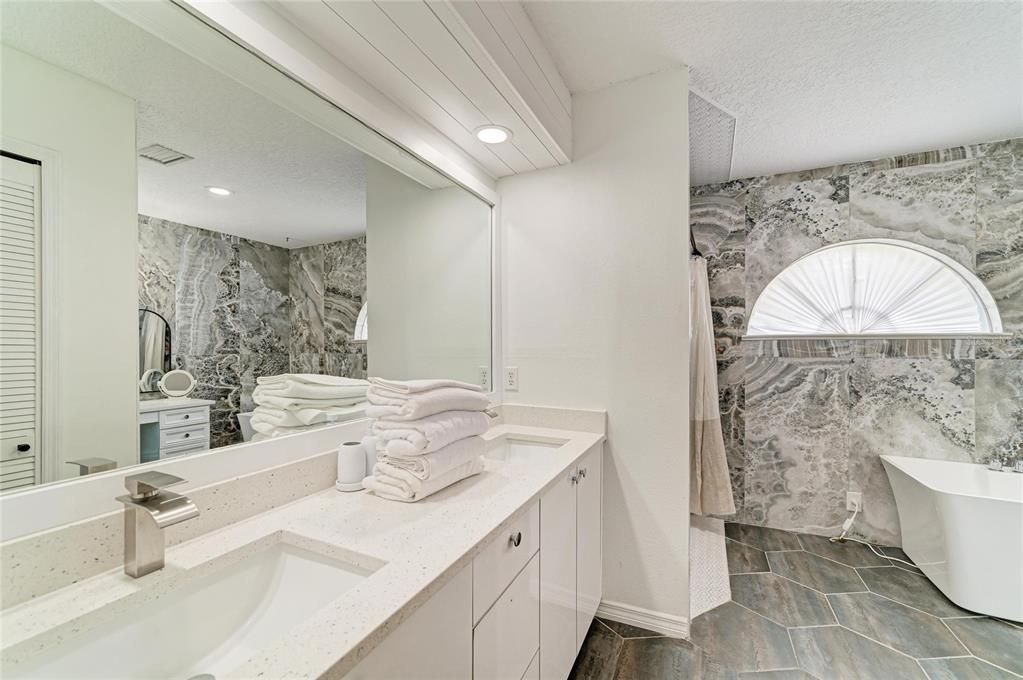 For Sale: $775,000 (3 beds, 3 baths, 2508 Square Feet)